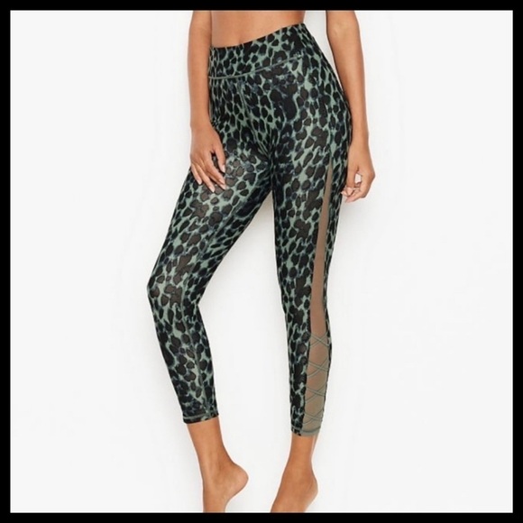 Victoria’s Secret Incredible Essential Leggings Jade Leopard - Picture 2 of 6